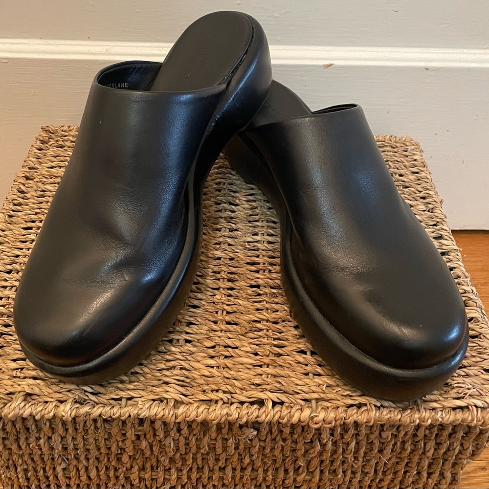 Everlane Puffs Slides